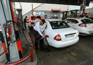 شایعه افزایش قیمت بنزین از آبان تکذیب شد/ دولت: تصمیمی برای تغییر نرخ وجود ندارد