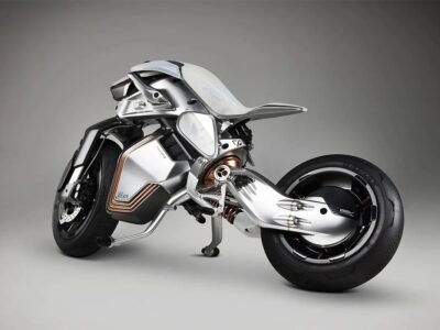 یاماها از موتورسیکلتی رونمایی میکند که رفتار راننده را یاد میگیرد