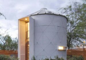 خانه ای لوکس در دل سیلوی غلات ۷۰ ساله