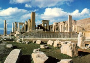 فرونشست دشت مرودشت؛ تخت جمشید در سایه بیتوجهی میلرزد!