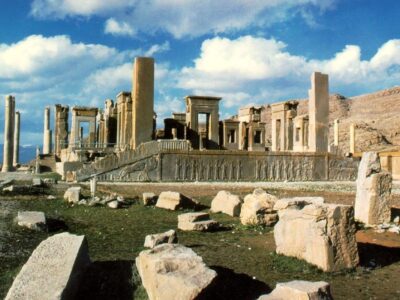 فرونشست دشت مرودشت؛ تخت جمشید در سایه بیتوجهی میلرزد!