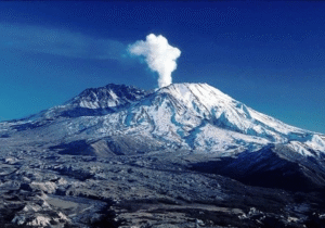 تفتان دوباره زنده شد؛ نخستین نشانههای آتشفشان پس از ۷۰۰ هزار سال