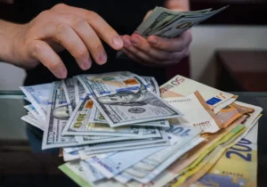 دلار از مرز ۱۰۸ هزار گذشت/نشانه‌ای از کف‌سازی تازه در بازار آزاد؟