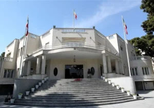 کوچکسازی دولت؛ پیام هشدار از پاستور برای بازگشت انضباط اداری