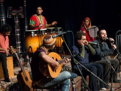 دو روایت از یک لغو کنسرت کماکان؛ شادی تماشاگران یا مشکلات فنی؟