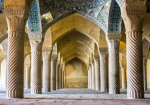 توقف حفاری در مجاورت مسجد وکیل؛ زنگ خطر جدید برای بافت تاریخی شیراز