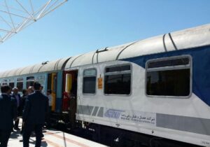 توقف ۱۰ ساعته قطار جوپار در ایستگاه گلگهر؛ مسافران در واگنها محبوس شدند