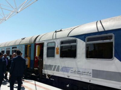 توقف ۱۰ ساعته قطار جوپار در ایستگاه گلگهر؛ مسافران در واگنها محبوس شدند