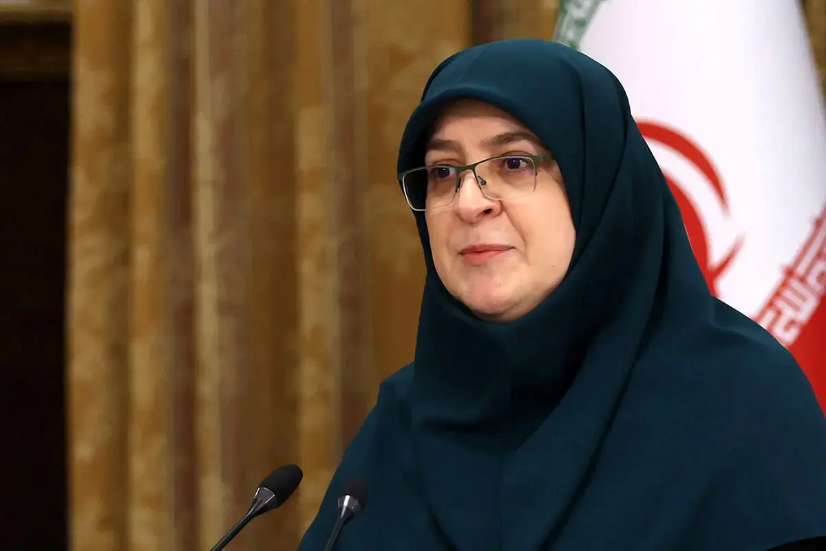 مهاجرانی: بنزین سوپر از فردا عرضه می‌شود /قیمت بنزین سهمیه‌ای ثابت می‌ماند