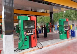 قیمت پایه بنزین سوپر وارداتی در بورس انرژی ۳۷۰۰ تومان افزایش یافت