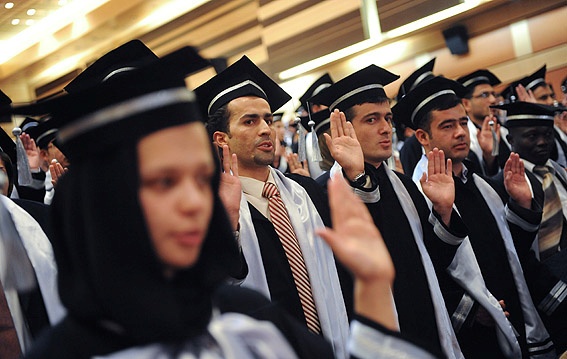 تحصیل ۲۸۵ دانشجوی خارجی در شیراز؛ رشد آموزش بین‌الملل در علوم پزشکی
