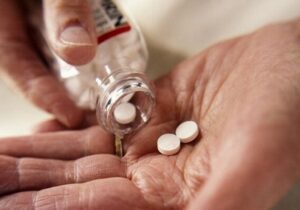 نماینده مجلس: افزایش قیمت دارو اجتنابناپذیر است