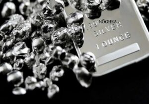 نقره برای نخستین بار در ۴۵ سال گذشته از نفت گران‌تر شد