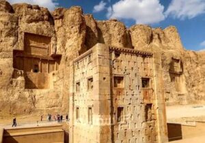 نقشرستم در محاصره فرونشست؛ آرامگاههای هخامنشی امن، اما کعبه زرتشت در خطر