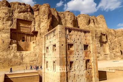 نقش‌رستم در محاصره فرونشست؛ آرامگاه‌های هخامنشی امن، اما کعبه زرتشت در خطر