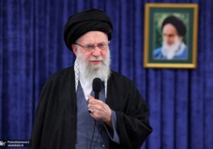 رهبر انقلاب: حضور ملت در ۲۲ بهمن، دشمن را مأیوس می‌کند