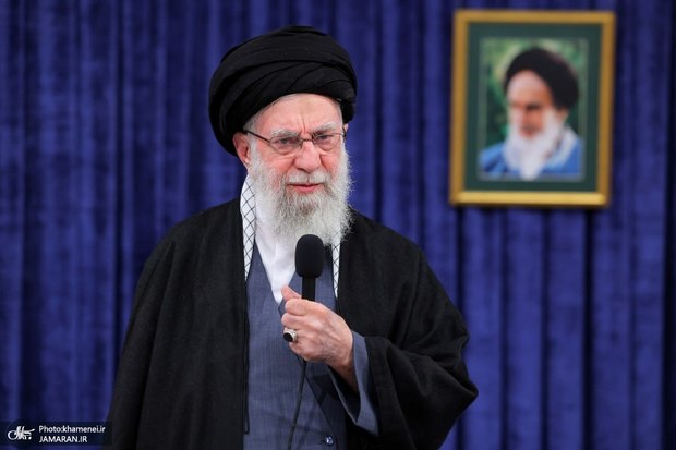 رهبر انقلاب: حضور ملت در ۲۲ بهمن، دشمن را مأیوس می‌کند