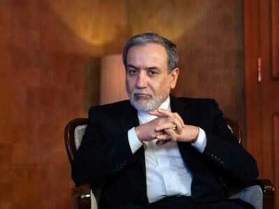 عراقچی: تردد امن در تنگه هرمز برای دو هفته با هماهنگی ایران امکانپذیر است