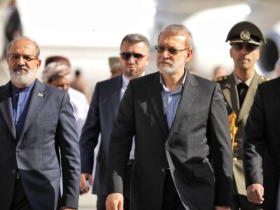پیام تهران در راه مسقط؛ سفر لاریجانی همزمان با فعال ماندن کانال ایران و آمریکا