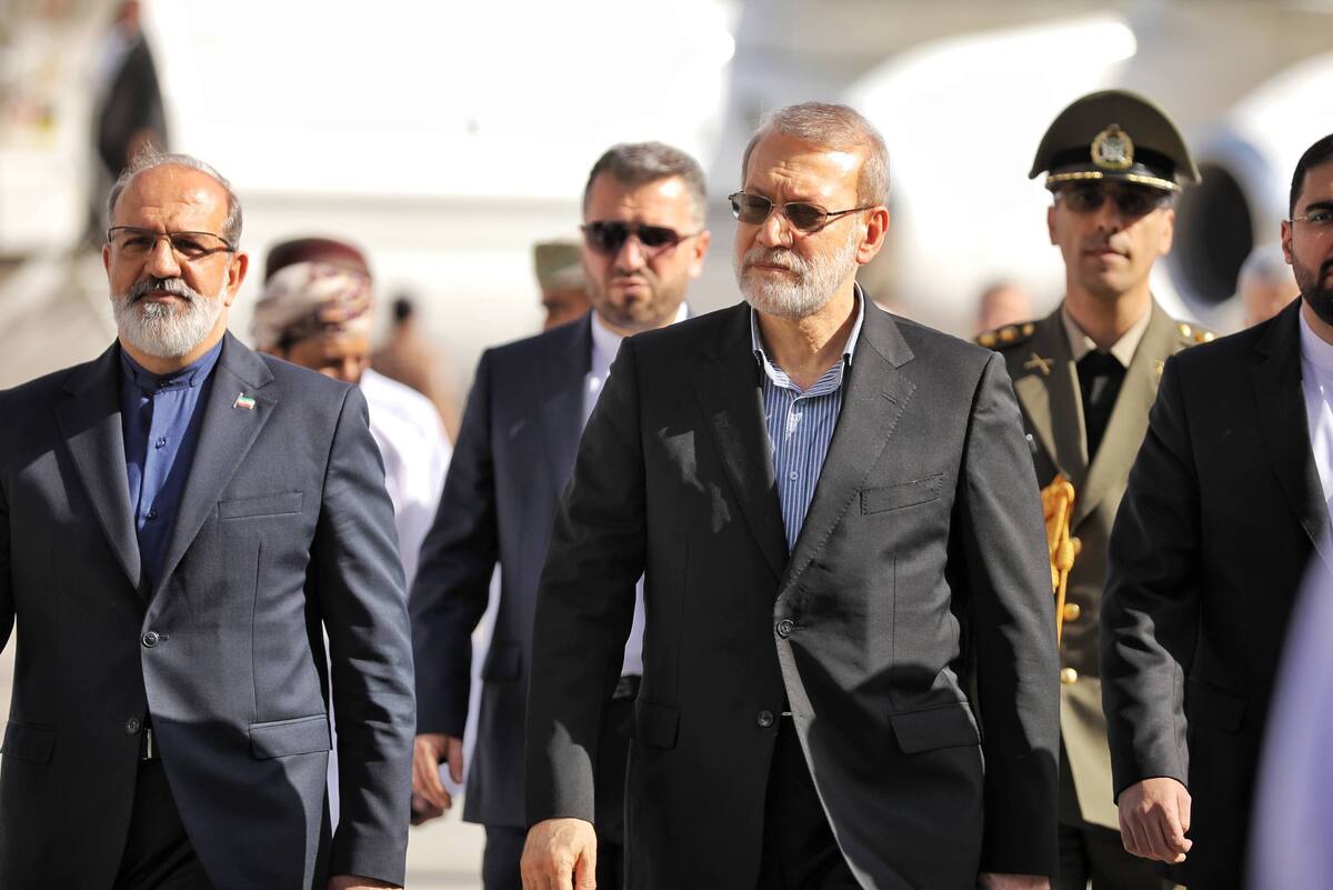 پیام تهران در راه مسقط؛ سفر لاریجانی همزمان با فعال ماندن کانال ایران و آمریکا