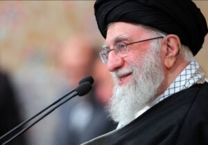 رهبر انقلاب به شهادت رسیدند