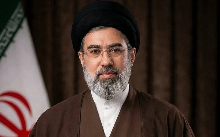 آیت‌الله سیدمجتبی حسینی خامنه‌ای به عنوان رهبر جدید انقلاب اسلامی معرفی شد